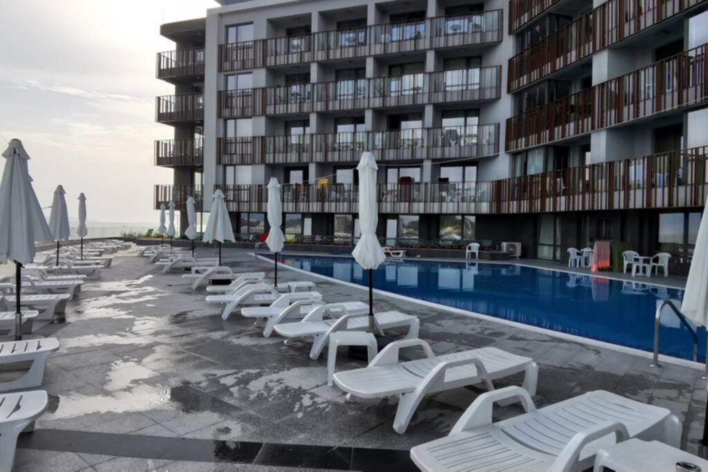 Апартамент У Моря В К-С Paradiso В Г. Несебър Lejlighed Eksteriør billede